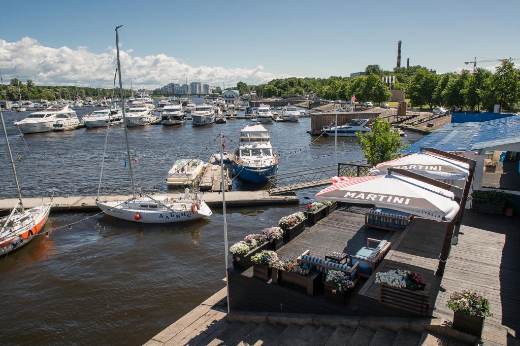 Петровская коса санкт петербург фото Вакансия бармен в ресторан, работа в Паруса